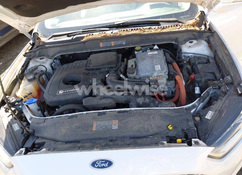 Photo 10 of 2015 Ford Fusion HYBRID SE (VIN 3FA6P0LU7FR175574)