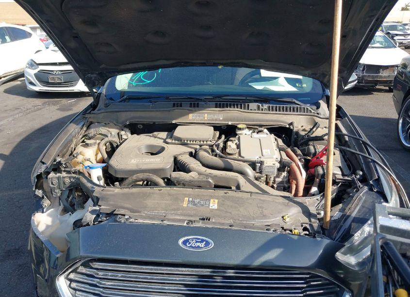 Photo 10 of 2015 Ford Fusion HYBRID SE (VIN 3FA6P0LU7FR185716)