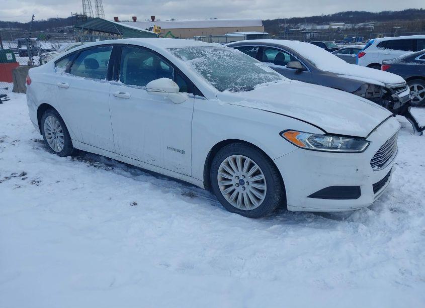 2015 Ford Fusion HYBRID SE (VIN 3FA6P0LU7FR228144) main photo