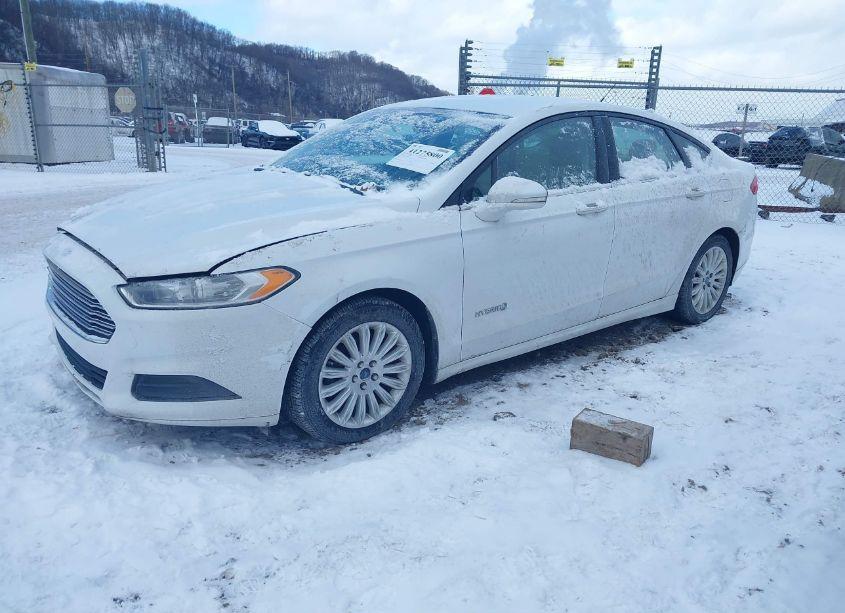 Photo 2 of 2015 Ford Fusion HYBRID SE (VIN 3FA6P0LU7FR228144)