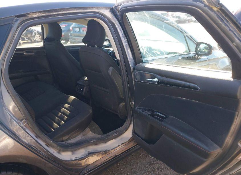 Photo 8 of 2016 Ford Fusion HYBRID SE (VIN 3FA6P0LU7GR204072)