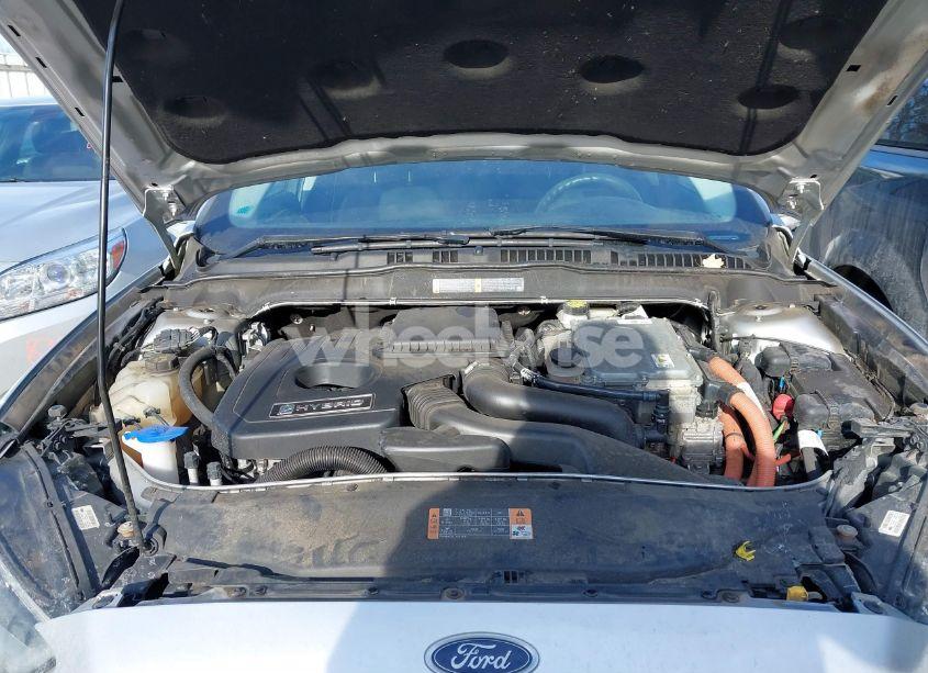 Photo 10 of 2016 Ford Fusion HYBRID SE (VIN 3FA6P0LU7GR406331)