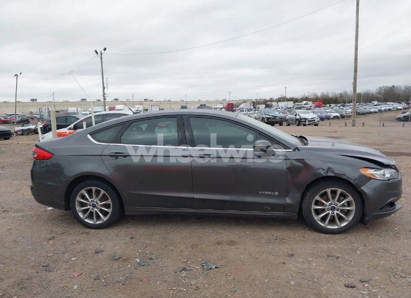 Photo 13 of 2017 Ford Fusion HYBRID SE (VIN 3FA6P0LU7HR191082)