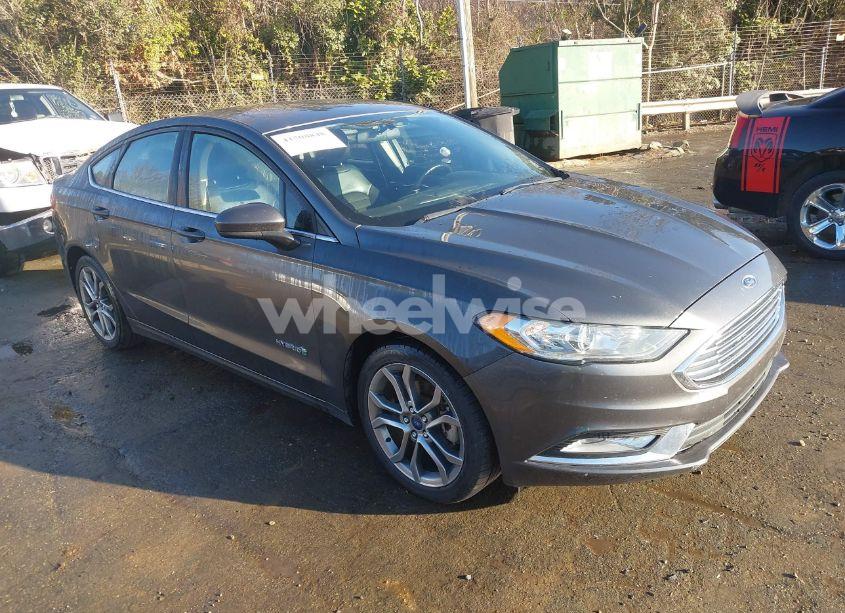 2017 Ford Fusion HYBRID SE (VIN 3FA6P0LU7HR254634) main photo