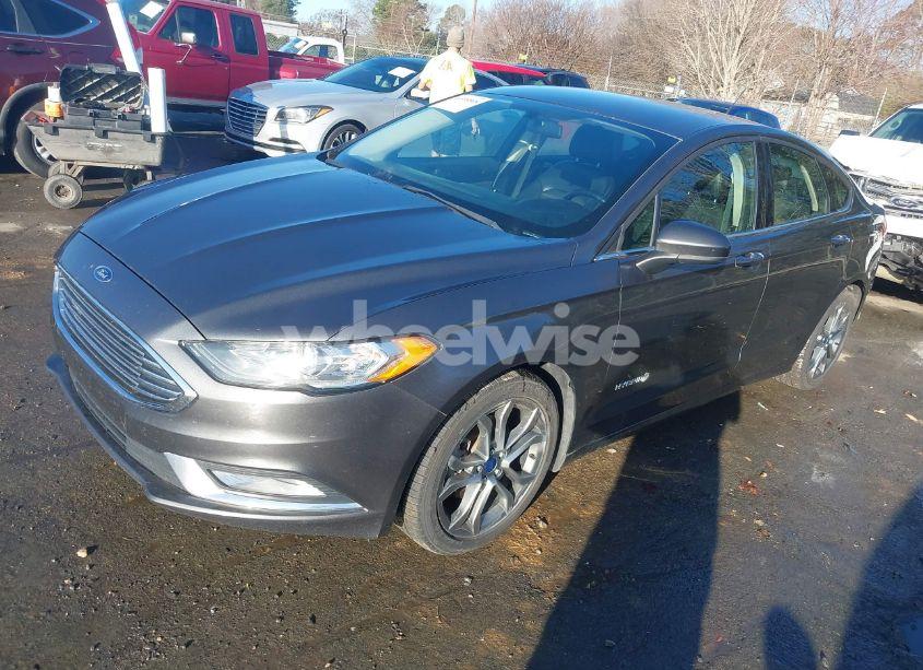Photo 2 of 2017 Ford Fusion HYBRID SE (VIN 3FA6P0LU7HR254634)