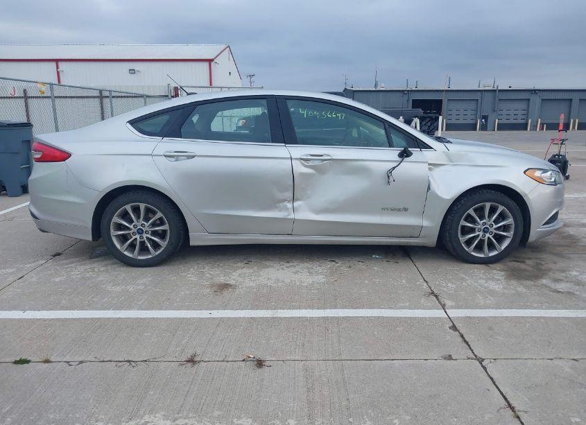 Photo 14 of 2017 Ford Fusion HYBRID SE (VIN 3FA6P0LU7HR296978)