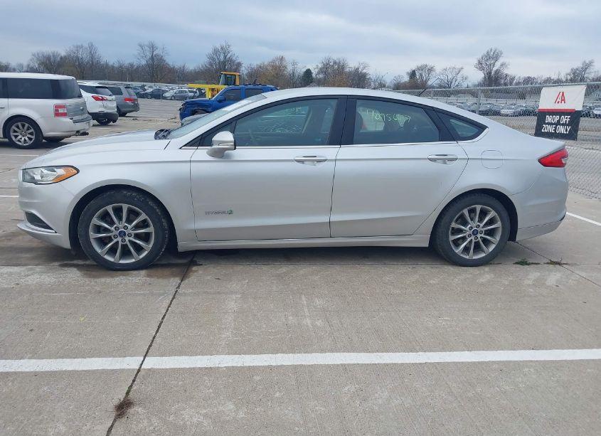 Photo 15 of 2017 Ford Fusion HYBRID SE (VIN 3FA6P0LU7HR296978)