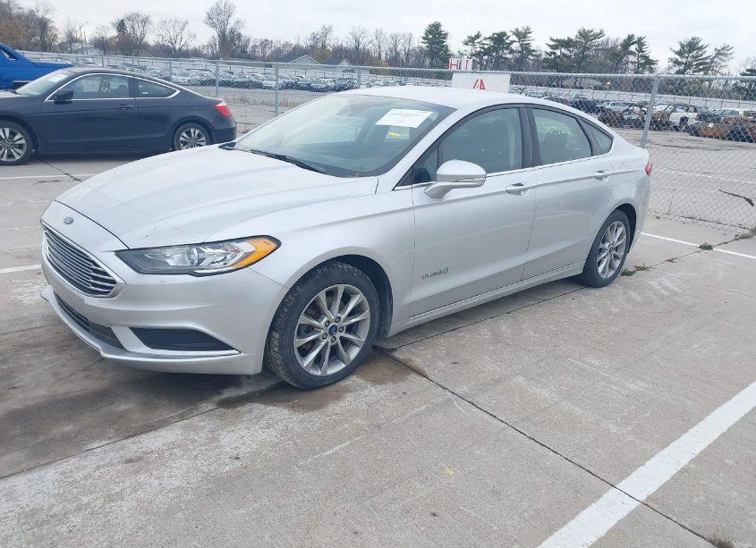 Photo 2 of 2017 Ford Fusion HYBRID SE (VIN 3FA6P0LU7HR296978)
