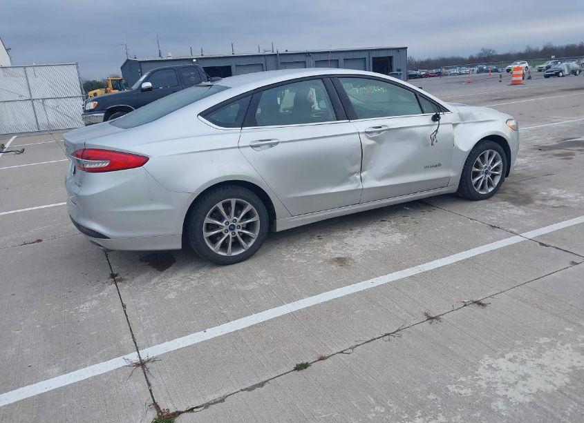 Photo 4 of 2017 Ford Fusion HYBRID SE (VIN 3FA6P0LU7HR296978)