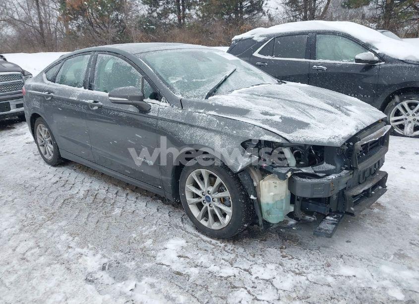 2017 Ford Fusion HYBRID SE (VIN 3FA6P0LU7HR319093) main photo