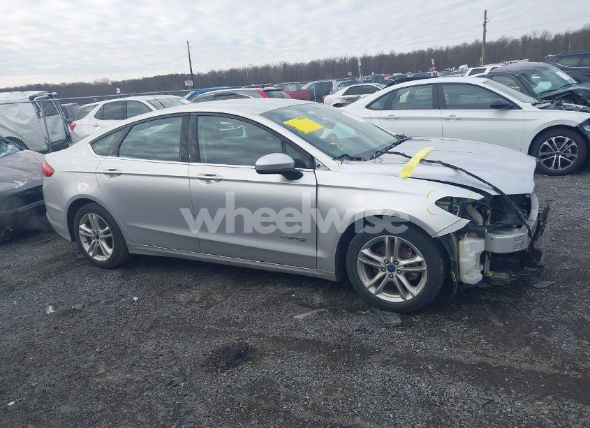 Photo 13 of 2018 Ford Fusion HYBRID SE (VIN 3FA6P0LU7JR153843)