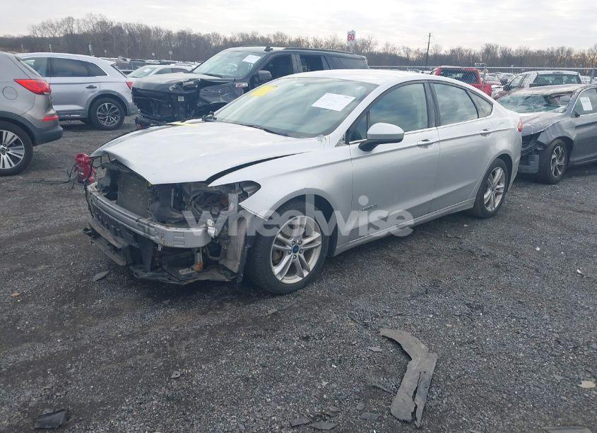 Photo 2 of 2018 Ford Fusion HYBRID SE (VIN 3FA6P0LU7JR153843)
