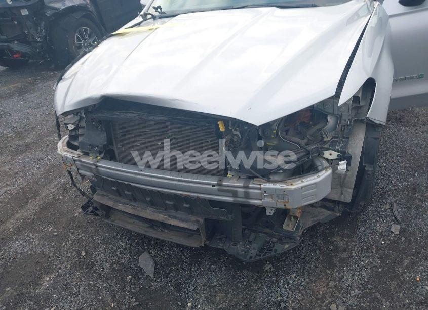 Photo 6 of 2018 Ford Fusion HYBRID SE (VIN 3FA6P0LU7JR153843)