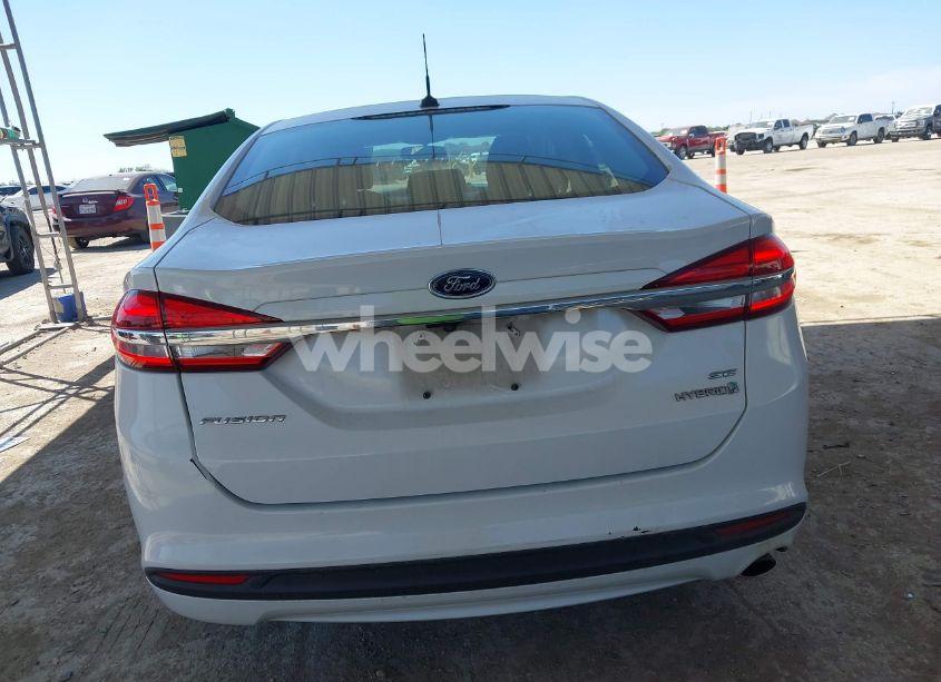 Photo 16 of 2018 Ford Fusion HYBRID SE (VIN 3FA6P0LU7JR197261)