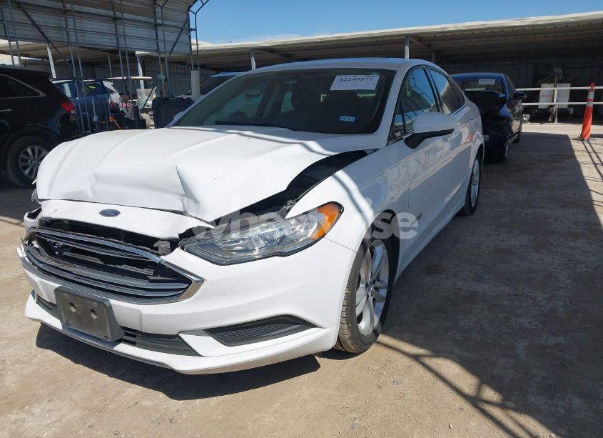 Photo 2 of 2018 Ford Fusion HYBRID SE (VIN 3FA6P0LU7JR197261)