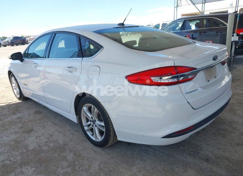Photo 3 of 2018 Ford Fusion HYBRID SE (VIN 3FA6P0LU7JR197261)