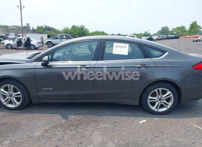 Photo 14 of 2018 Ford Fusion HYBRID SE (VIN 3FA6P0LU7JR234535)