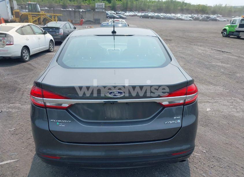 Photo 16 of 2018 Ford Fusion HYBRID SE (VIN 3FA6P0LU7JR234535)