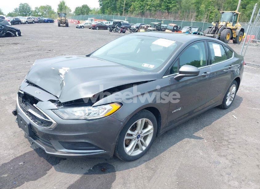 Photo 2 of 2018 Ford Fusion HYBRID SE (VIN 3FA6P0LU7JR234535)
