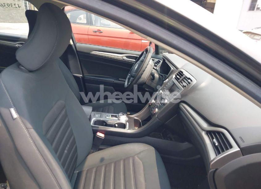 Photo 5 of 2018 Ford Fusion HYBRID SE (VIN 3FA6P0LU7JR234535)