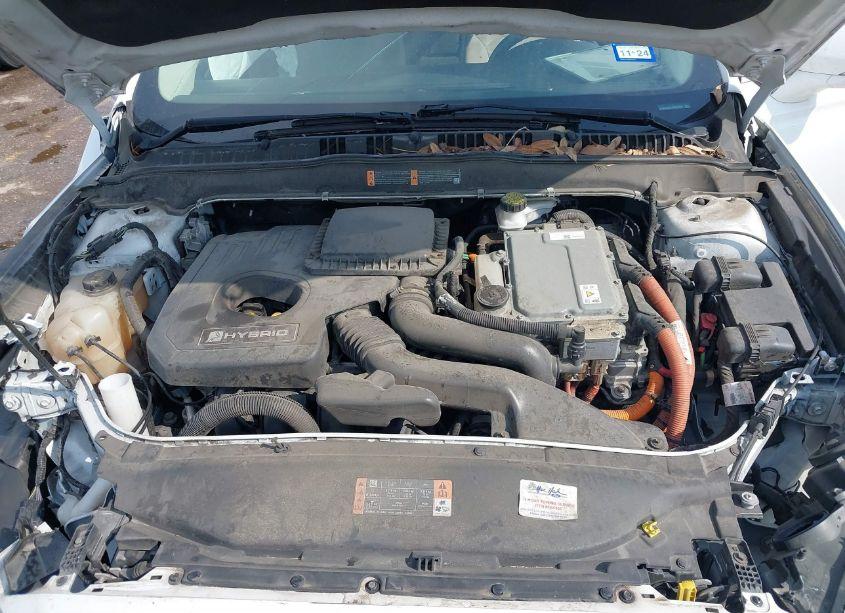 Photo 10 of 2018 Ford Fusion HYBRID SE (VIN 3FA6P0LU7JR261184)