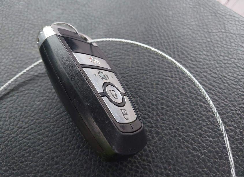 Photo 11 of 2018 Ford Fusion HYBRID SE (VIN 3FA6P0LU7JR261184)