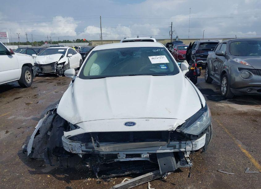 Photo 13 of 2018 Ford Fusion HYBRID SE (VIN 3FA6P0LU7JR261184)