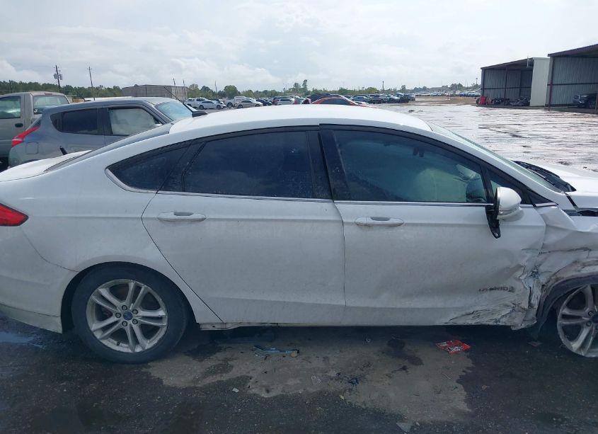 Photo 14 of 2018 Ford Fusion HYBRID SE (VIN 3FA6P0LU7JR261184)