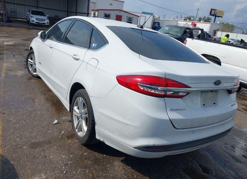 Photo 3 of 2018 Ford Fusion HYBRID SE (VIN 3FA6P0LU7JR261184)
