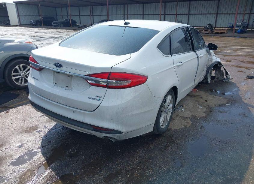 Photo 4 of 2018 Ford Fusion HYBRID SE (VIN 3FA6P0LU7JR261184)