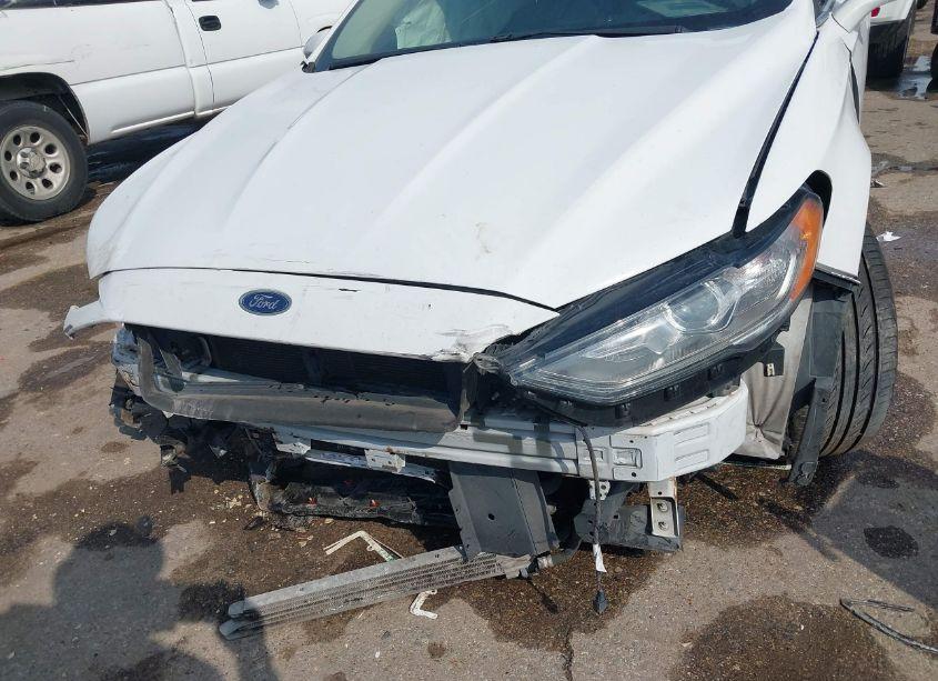 Photo 6 of 2018 Ford Fusion HYBRID SE (VIN 3FA6P0LU7JR261184)