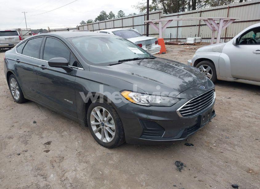 2019 Ford Fusion HYBRID SE (VIN 3FA6P0LU7KR103333) main photo