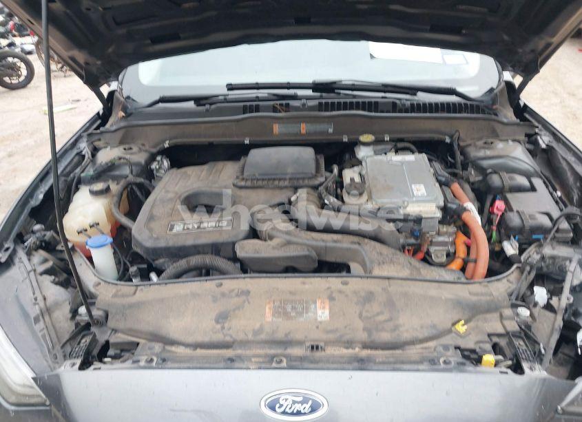 Photo 10 of 2019 Ford Fusion HYBRID SE (VIN 3FA6P0LU7KR103333)