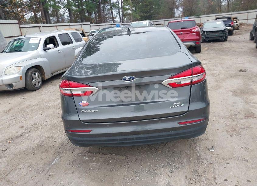 Photo 16 of 2019 Ford Fusion HYBRID SE (VIN 3FA6P0LU7KR103333)