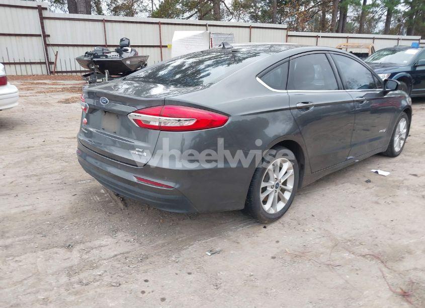 Photo 4 of 2019 Ford Fusion HYBRID SE (VIN 3FA6P0LU7KR103333)
