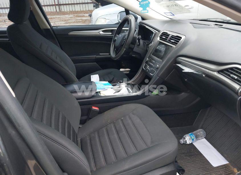 Photo 5 of 2019 Ford Fusion HYBRID SE (VIN 3FA6P0LU7KR103333)