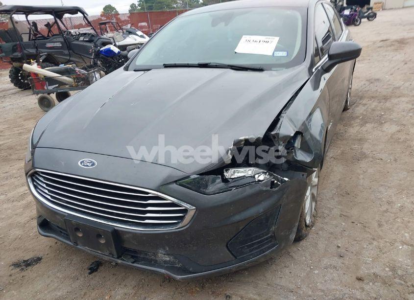 Photo 6 of 2019 Ford Fusion HYBRID SE (VIN 3FA6P0LU7KR103333)