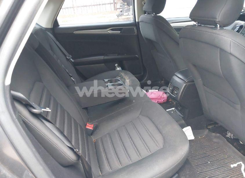 Photo 8 of 2019 Ford Fusion HYBRID SE (VIN 3FA6P0LU7KR103333)