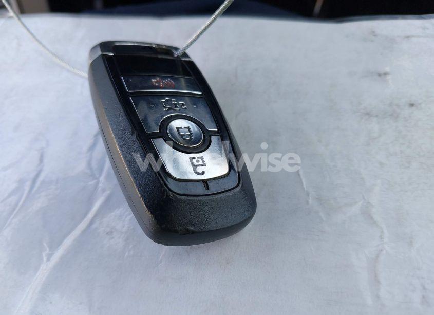 Photo 11 of 2019 Ford Fusion HYBRID SE (VIN 3FA6P0LU7KR137840)