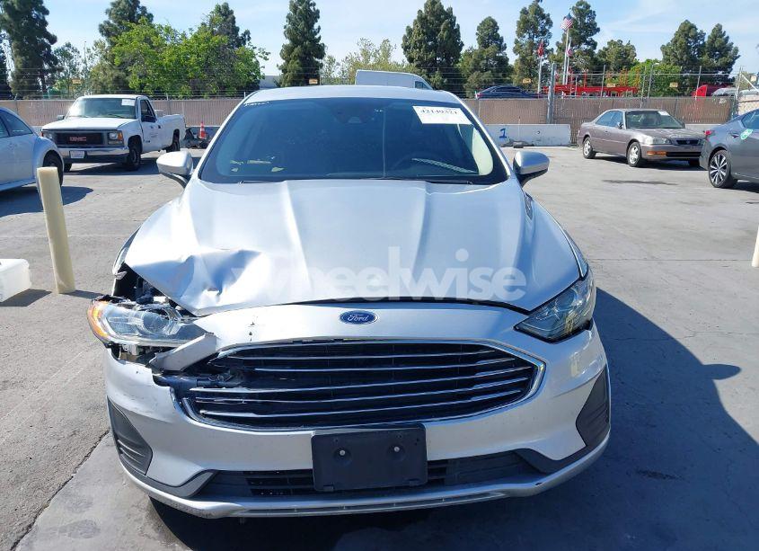 Photo 12 of 2019 Ford Fusion HYBRID SE (VIN 3FA6P0LU7KR137840)