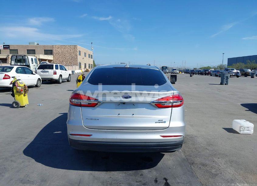 Photo 16 of 2019 Ford Fusion HYBRID SE (VIN 3FA6P0LU7KR137840)