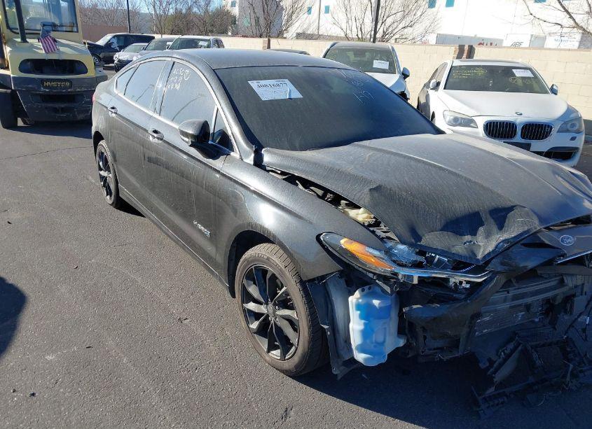 2019 Ford Fusion HYBRID SE (VIN 3FA6P0LU7KR220734) main photo