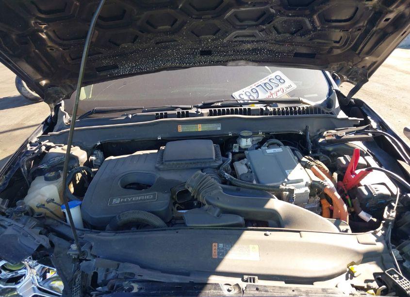 Photo 10 of 2019 Ford Fusion HYBRID SE (VIN 3FA6P0LU7KR220734)