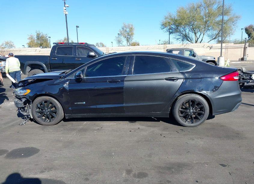 Photo 15 of 2019 Ford Fusion HYBRID SE (VIN 3FA6P0LU7KR220734)