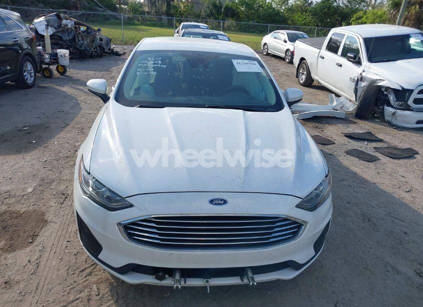 Photo 13 of 2019 Ford Fusion HYBRID SE (VIN 3FA6P0LU7KR240949)