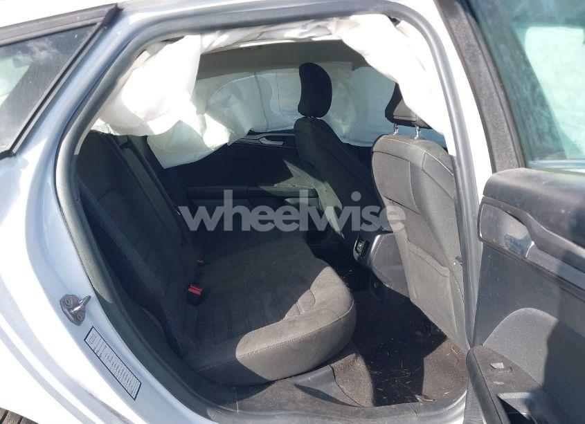 Photo 8 of 2019 Ford Fusion HYBRID SE (VIN 3FA6P0LU7KR240949)