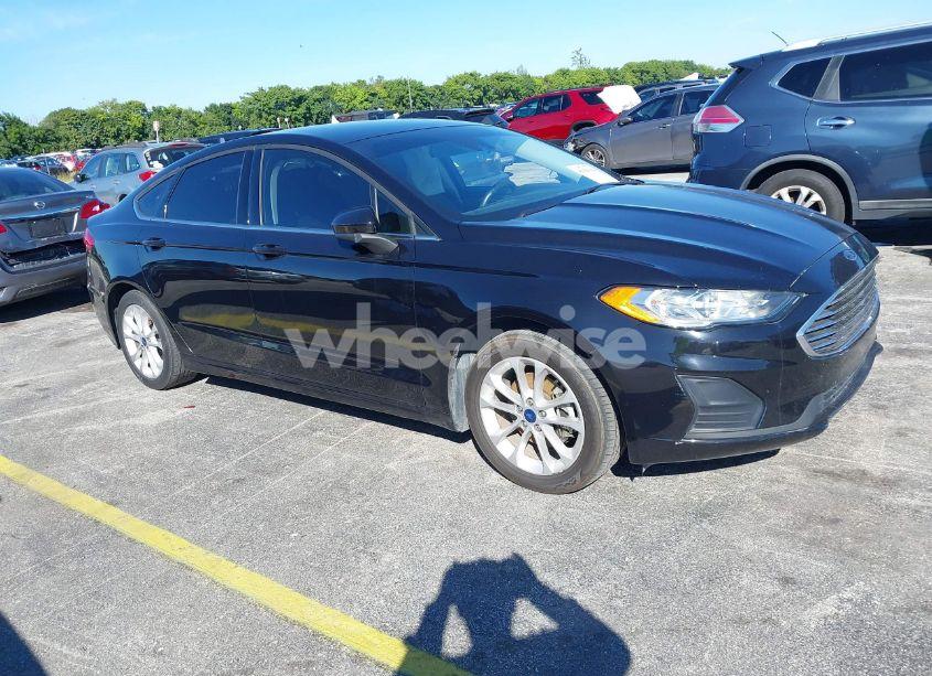 2020 Ford Fusion HYBRID SE (VIN 3FA6P0LU7LR103284) main photo
