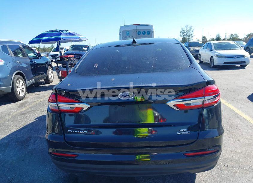 Photo 16 of 2020 Ford Fusion HYBRID SE (VIN 3FA6P0LU7LR103284)