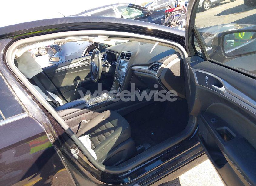 Photo 5 of 2020 Ford Fusion HYBRID SE (VIN 3FA6P0LU7LR103284)