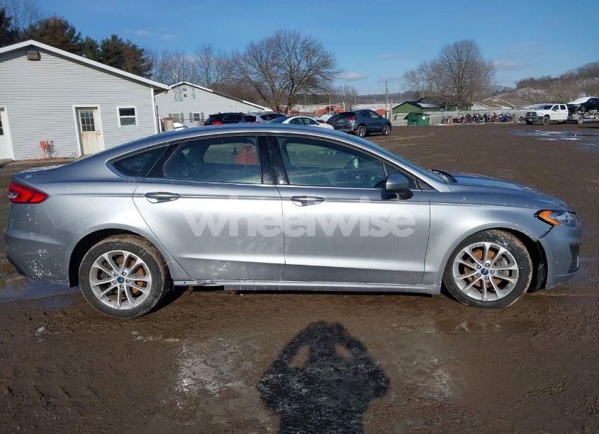 Photo 13 of 2020 Ford Fusion HYBRID SE (VIN 3FA6P0LU7LR123695)